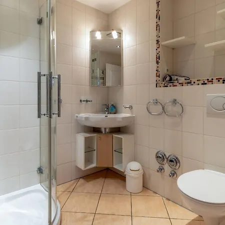 Residenz Am Kurpark 8 *